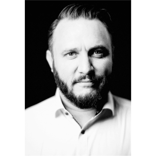 Dr. Michael Saugspier